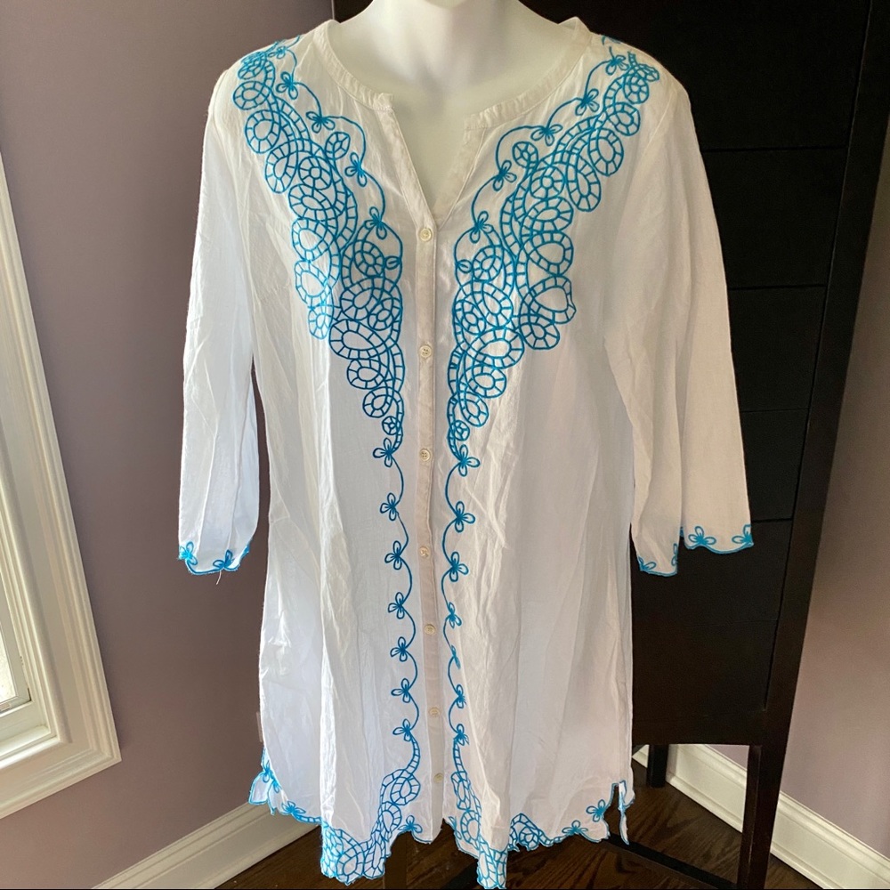Never Worn Peppermint Bay Embroidered Button Tunic, M